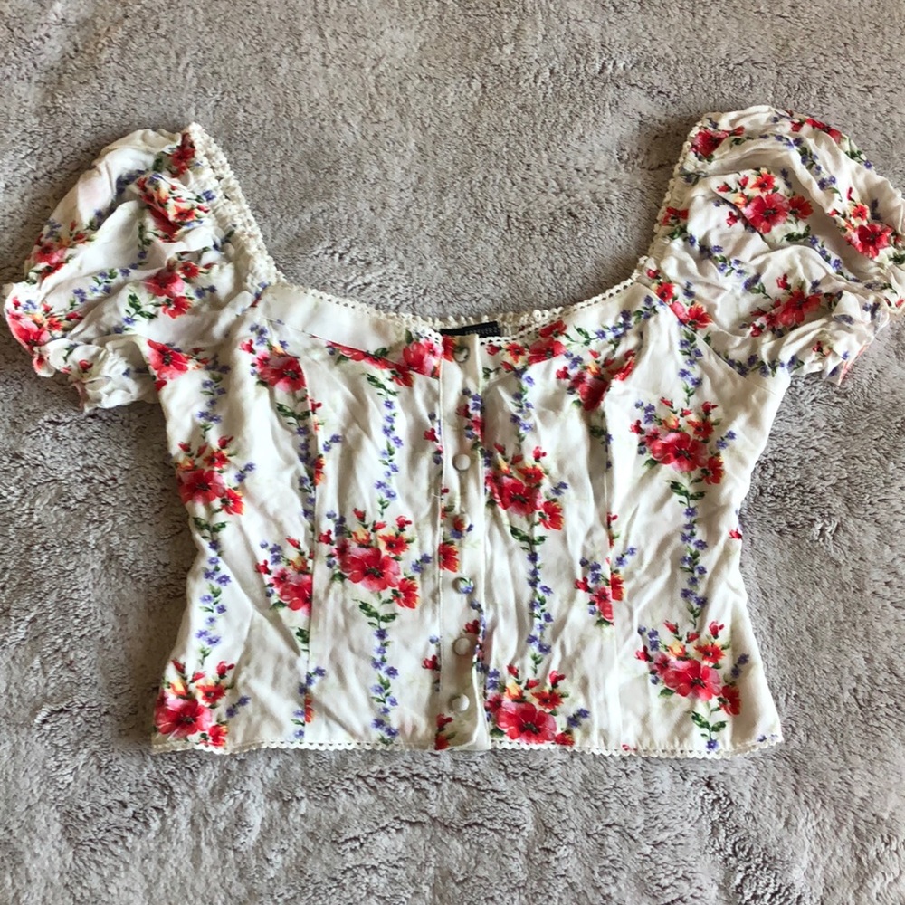 Off the shoulder floral button up crop top